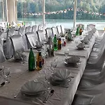 Gostisce Jezero B&B 메드보데