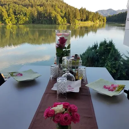 Bed and breakfast Gostisce Jezero 3*