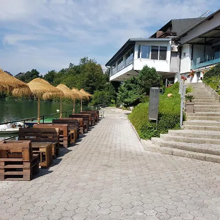 Gostisce Jezero 3*