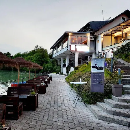 Bed & Breakfast Gostisce Jezero 3*