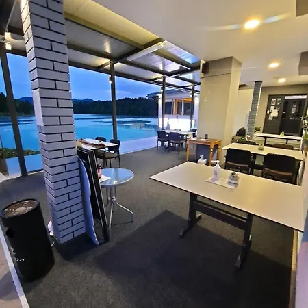 Gostisce Jezero Medvode