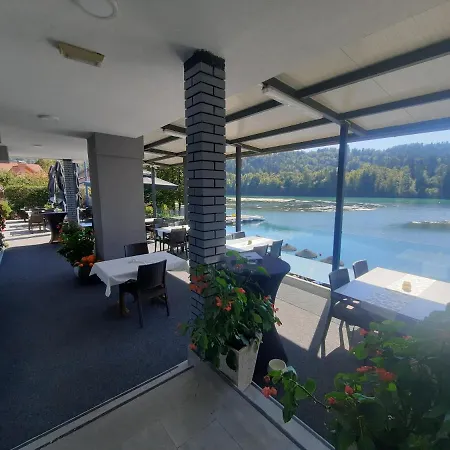 Gostisce Jezero فندق مبيت وإفطار