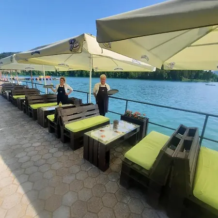 Bed & Breakfast Gostisce Jezero 3*