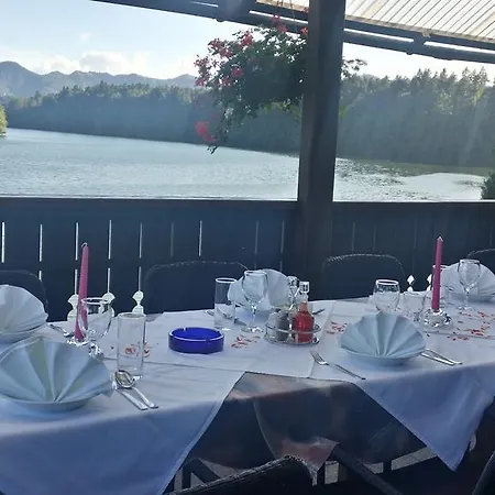 Bed and breakfast Gostisce Jezero Medvode