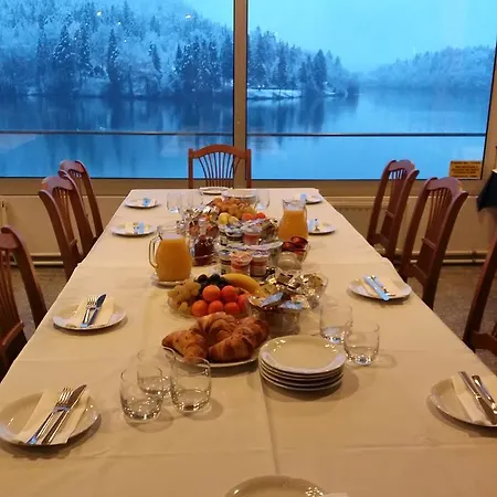 Bed and breakfast Gostisce Jezero 3*