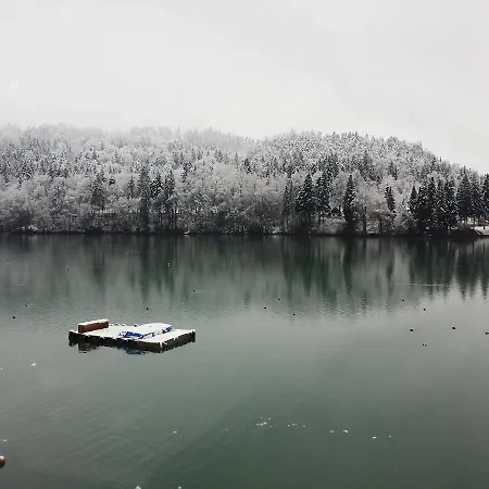 Gostisce Jezero ميدفودِ