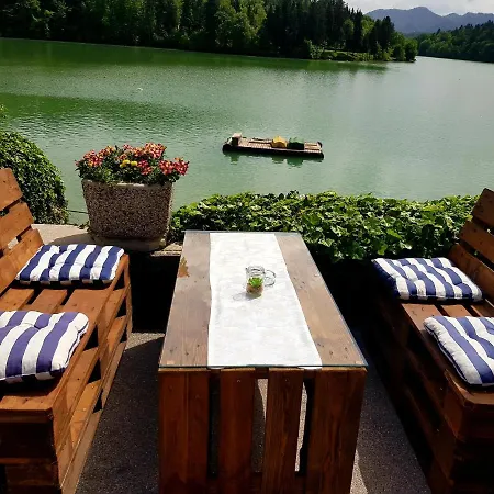 Gostisce Jezero Bed & Breakfast Medvode