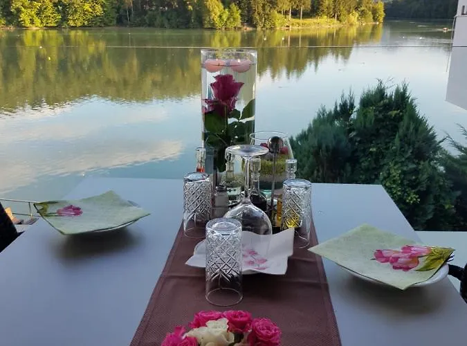 Bed & Breakfast Gostisce Jezero 3*