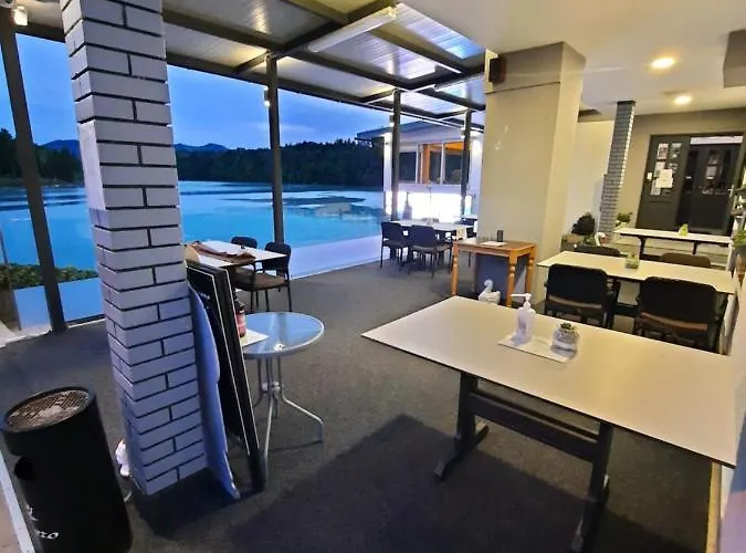 Gostisce Jezero Medvode