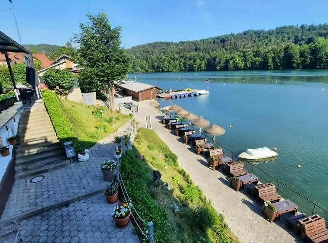 Bed & Breakfast Gostisce Jezero 3*