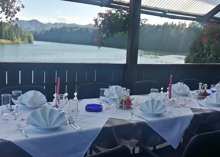 Nočitev z zajtrkom Gostisce Jezero Medvode