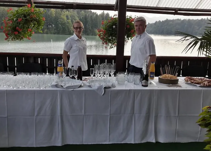 Nočitev z zajtrkom Gostisce Jezero