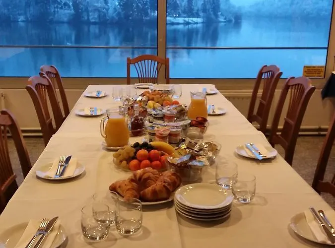 Nočitev z zajtrkom Gostisce Jezero 3*