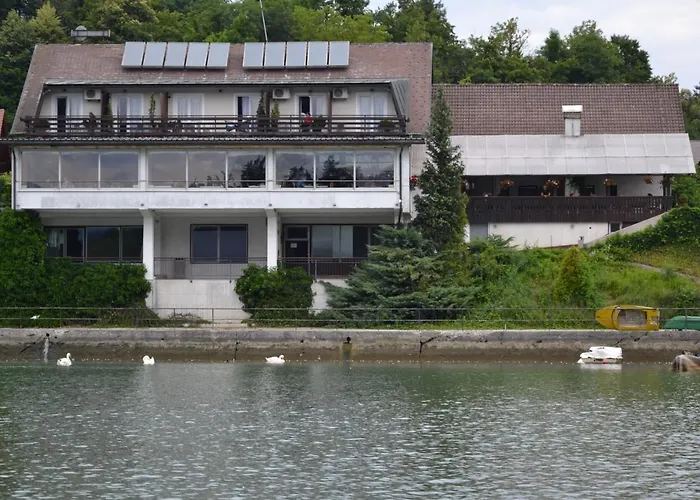 Gostisce Jezero Nočitev z zajtrkom 3*