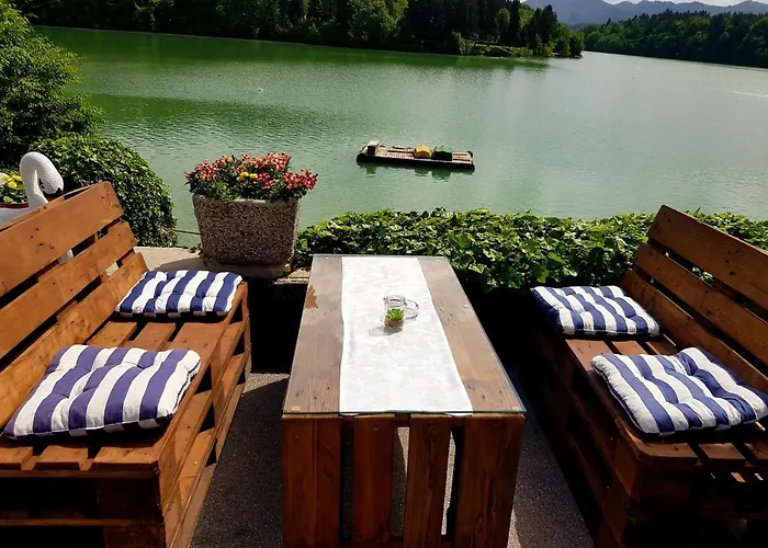 Gostisce Jezero Nočitev z zajtrkom Medvode